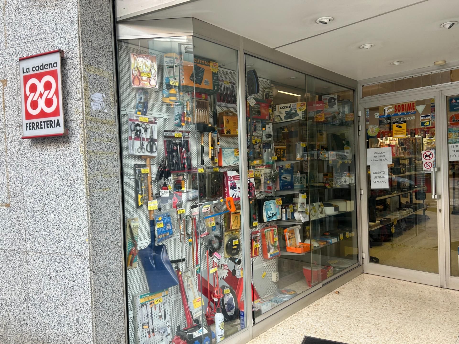 Premises for sale in Badalona