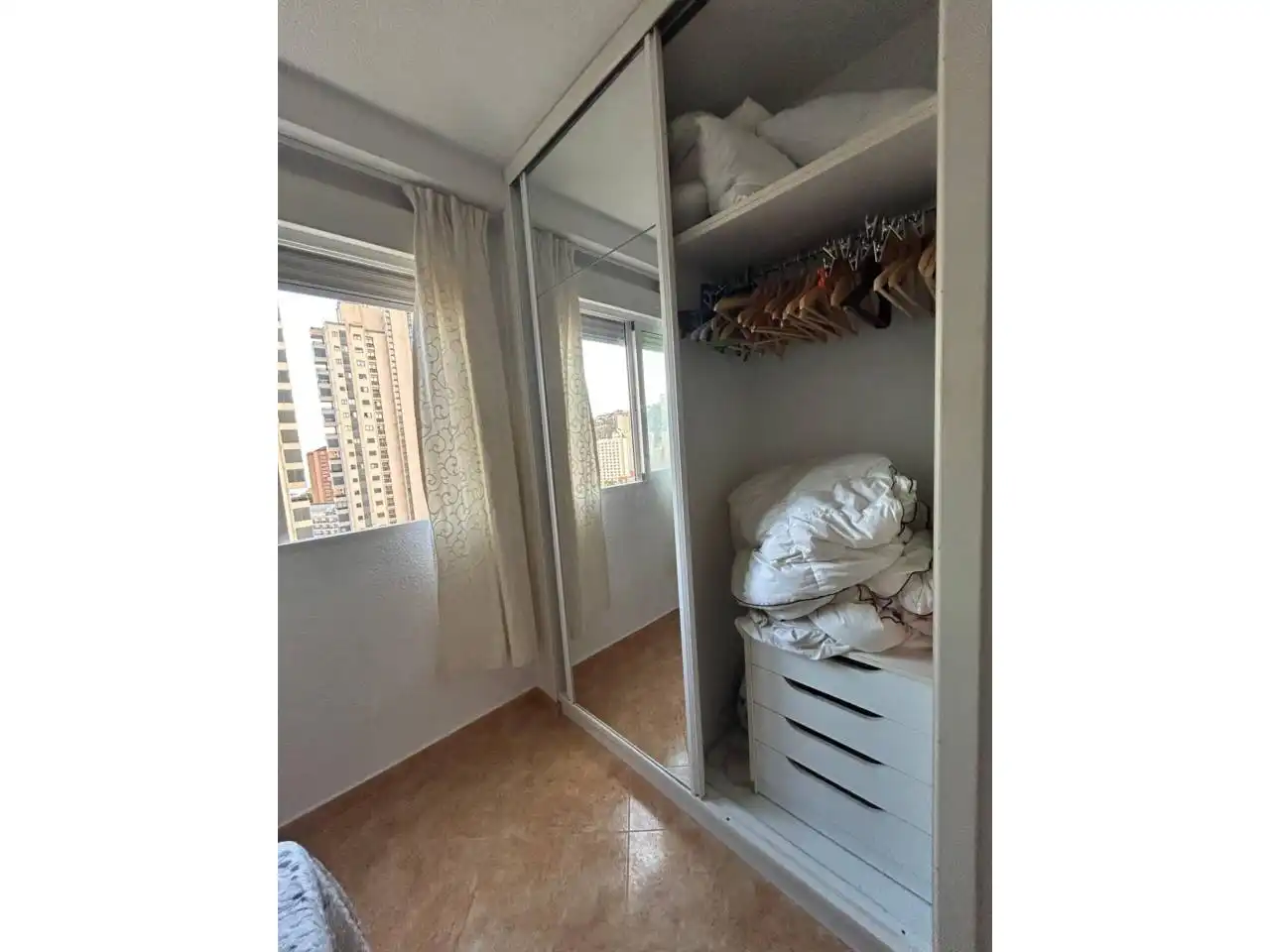 Habitación de Apartamento en venta en Benidorm con Aire acondicionado, Calefacción y Terraza