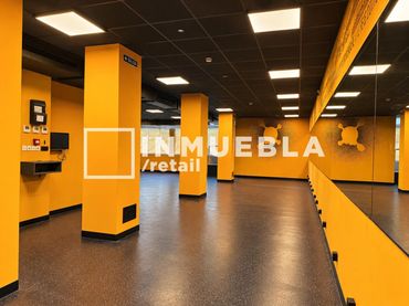 Local comercial en alquiler en Gal.la Placídia 22