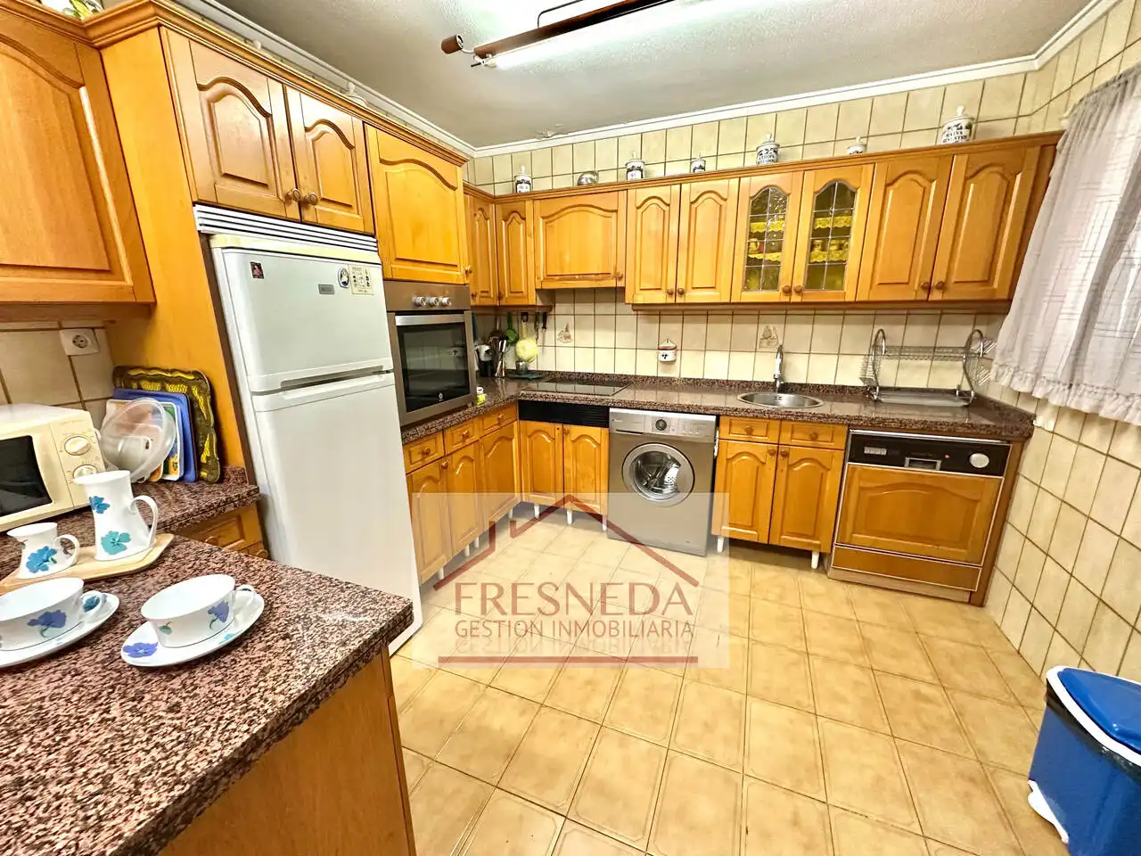 Cocina de Piso en venta en Oviedo  con Calefacción, Terraza y Trastero