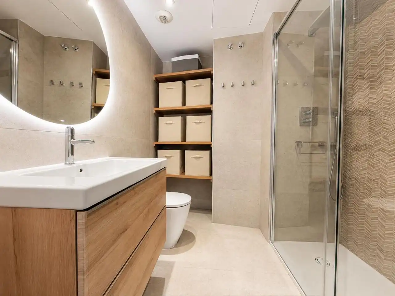 Badezimmer von Wohnung zum Verkauf in Badalona mit Klimaanlage, Heizung und Terrasse