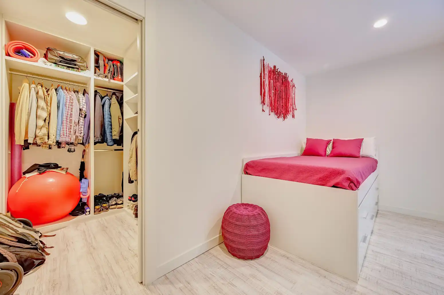 Habitación de Piso en venta en  Pamplona / Iruña con Calefacción, Parquet y Amueblado