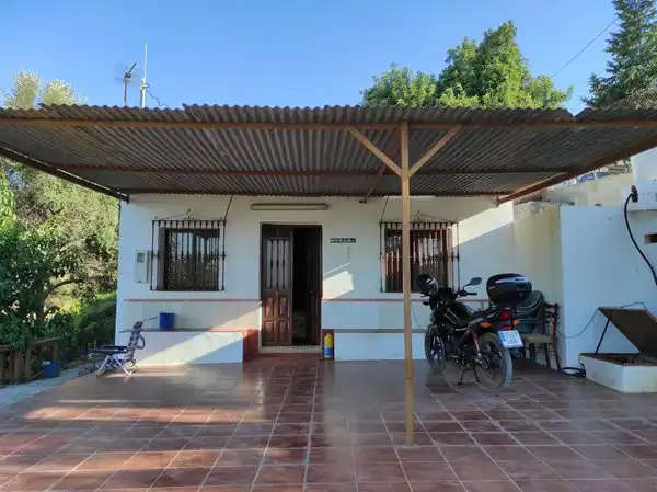 Vista exterior de Finca rústica en venda en Periana amb Forn