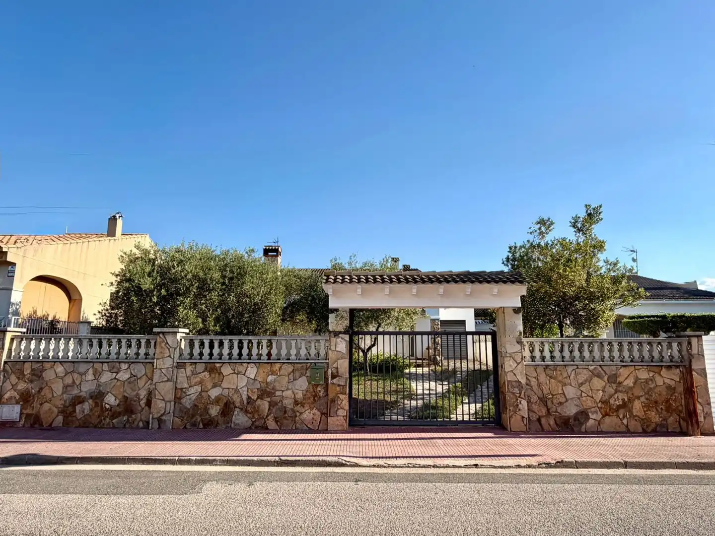 Exterior view of Houses for sale in Creixell  with Private garden
