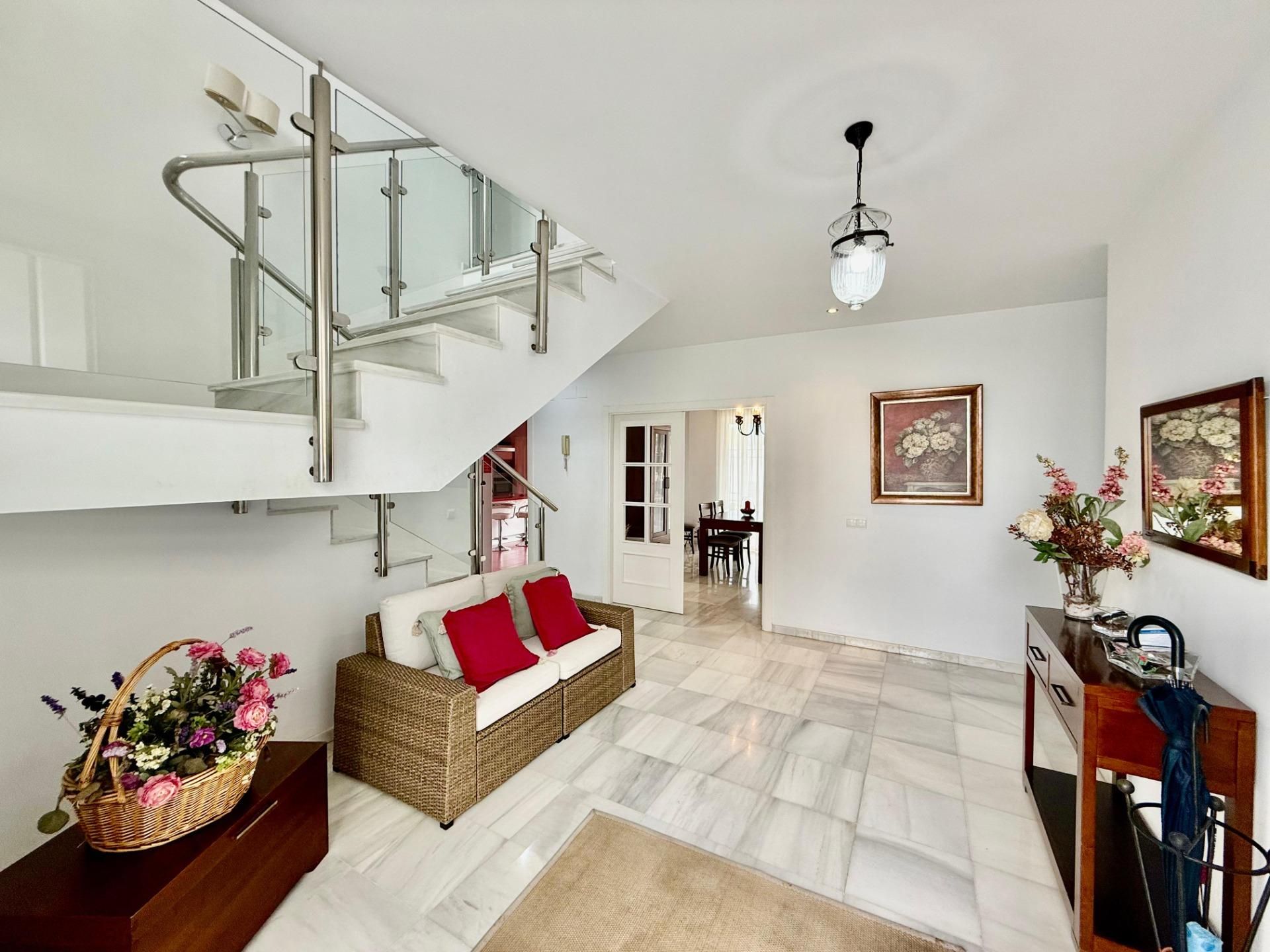 House or chalet for sale in Dos Hermanas  with Air Conditioner, Private garden and Terrace