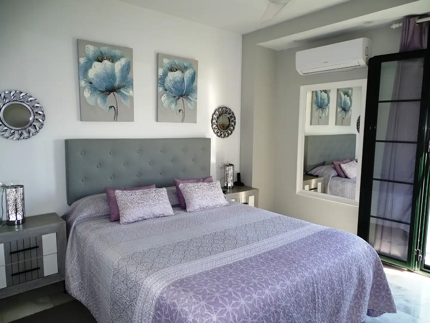 Habitación de Casa adosada en venta en Rincón de la Victoria con Aire acondicionado, Calefacción y Jardín privado