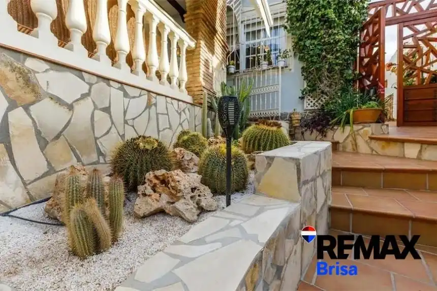 Vista exterior de Casa o chalet de alquiler en Vélez-Málaga con Aire acondicionado, Calefacción y Jardín privado