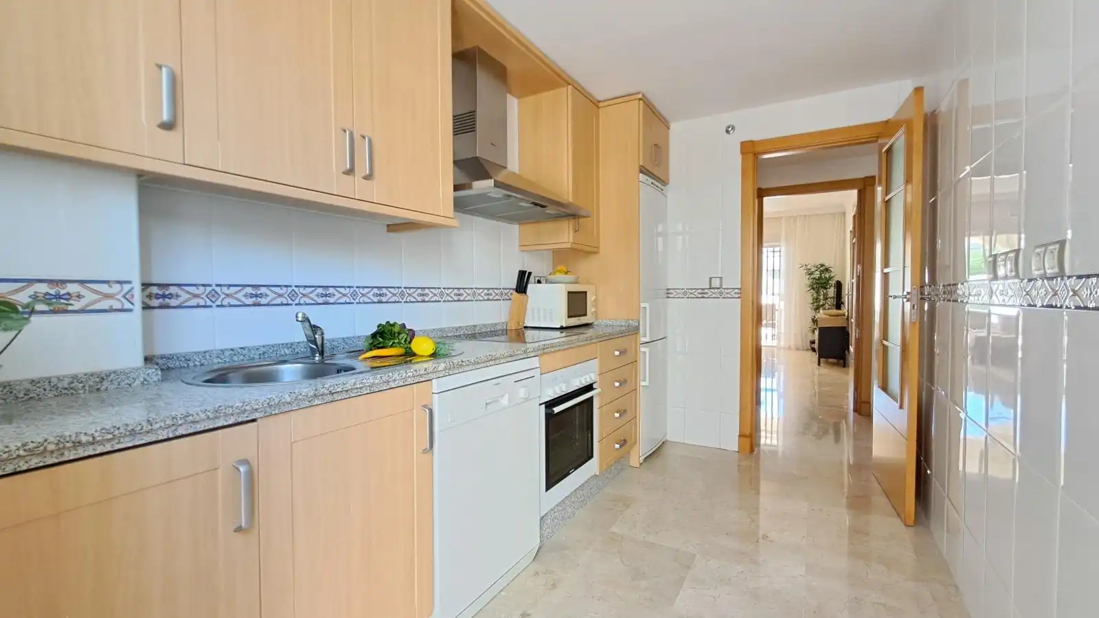 Cocina de Apartamento en venta en Casares con Jardín privado, Terraza y Amueblado