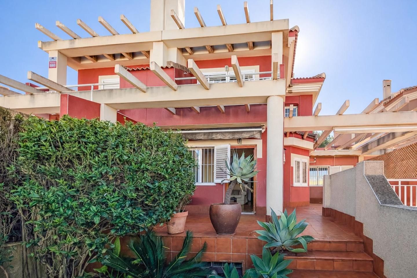 Vista exterior de Casa adosada en venta en Santa Pola con Aire acondicionado, Jardín privado y Terraza
