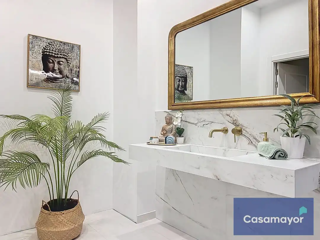 Badezimmer von Wohnung zum Verkauf in Alicante / Alacant mit Klimaanlage, Heizung und Balkon