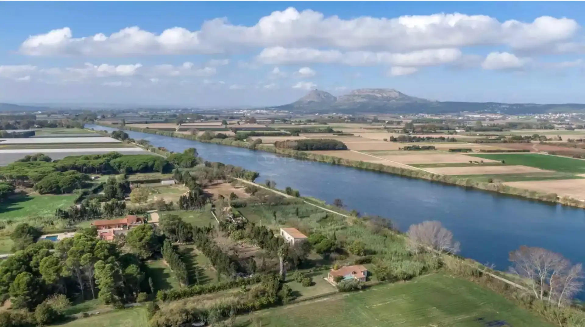 Local en venta en L'Estartit con Calefacción, Terraza y Amueblado