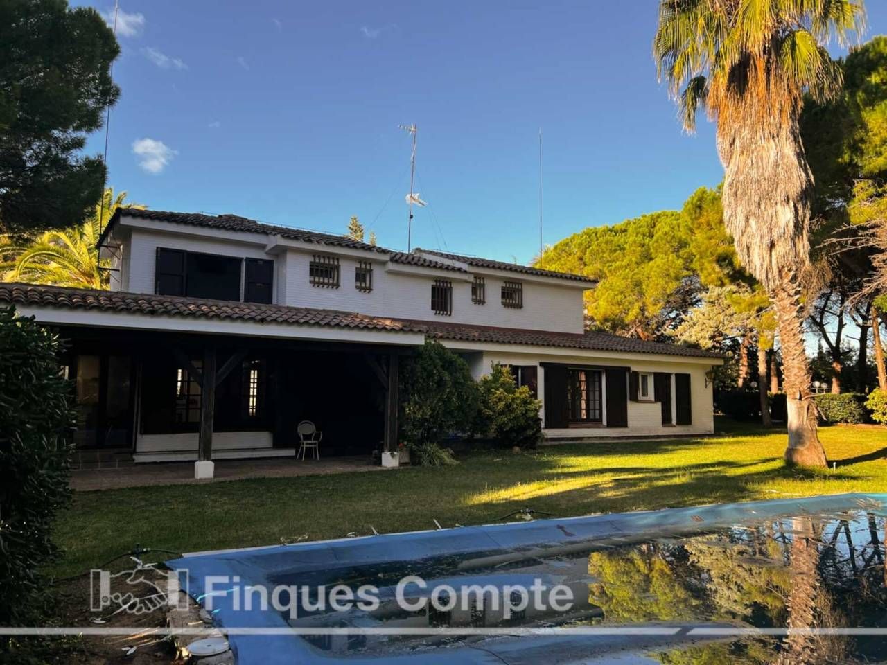 Vista exterior de Casa o xalet en venda en Roda de Berà amb Aire condicionat, Calefacció i Jardí privat