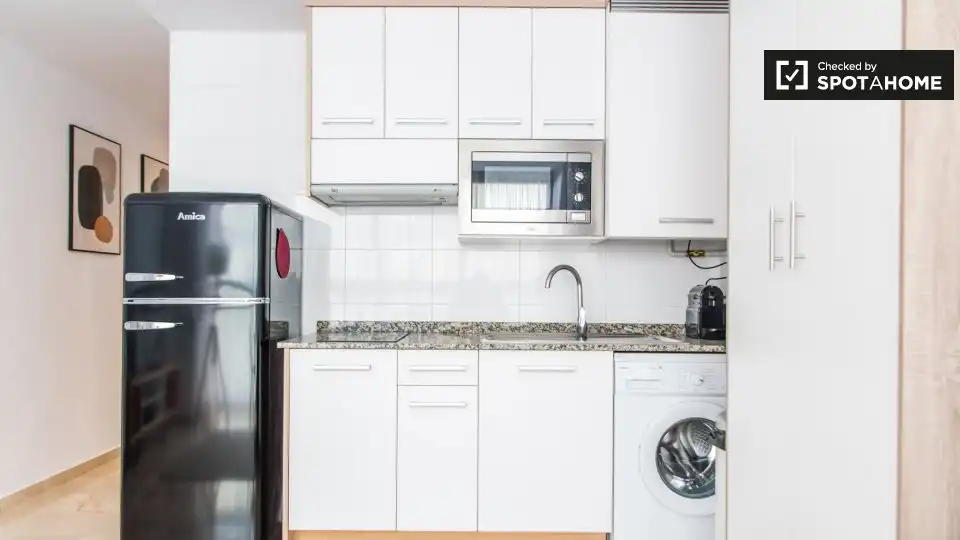 Kitchen of Flat for rent in Valencia  with Air Conditioner, Heating and Furnished