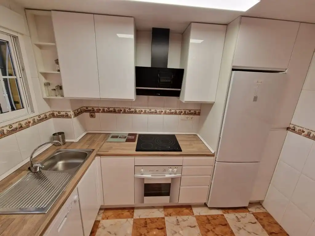 Cuina de Casa o xalet de lloguer en Orihuela amb Aire condicionat, Moblat i Jacuzzi