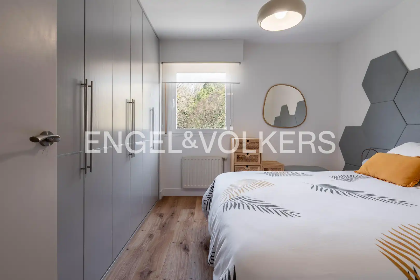 Habitación de Piso en venta en Donostia - San Sebastián  con Calefacción y Trastero