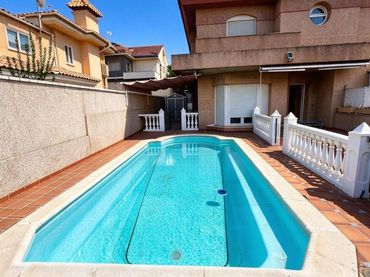 Maison avec piscine à vendre à Ruta de la Plata