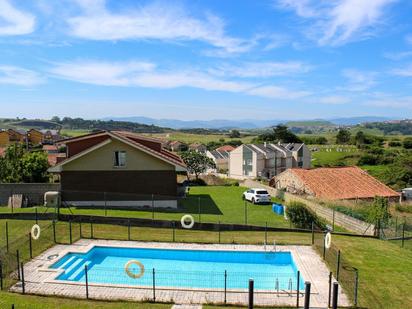 Piscina de Pis en venda en Miengo amb Balcó