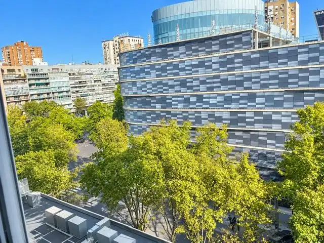 Vista exterior de Piso en venta en  Madrid Capital con Aire acondicionado y Balcón
