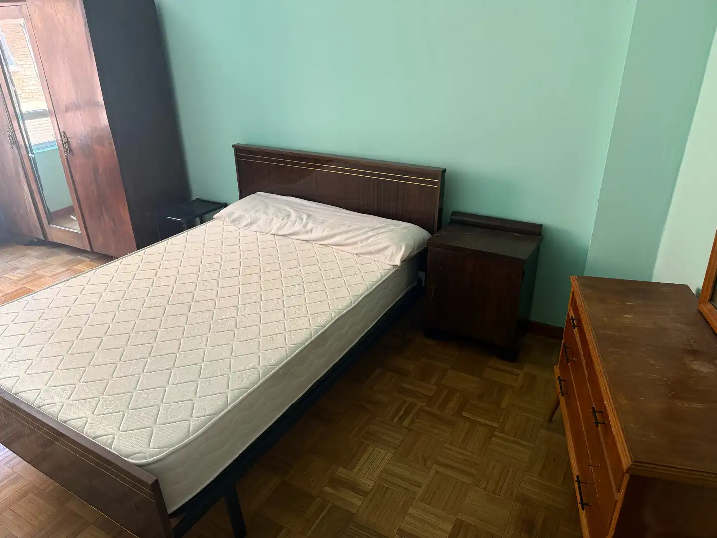 Habitación de Piso en venta en León Capital  con Calefacción, Parquet y Terraza