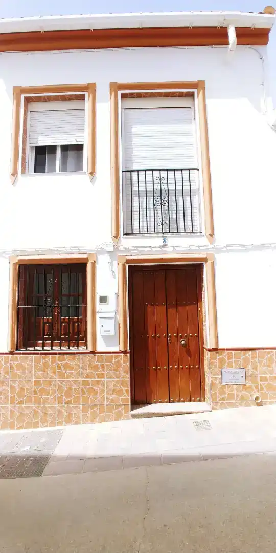Vista exterior de Casa adosada de lloguer en Cuevas del Becerro amb Aire condicionat, Moblat i Rentadora