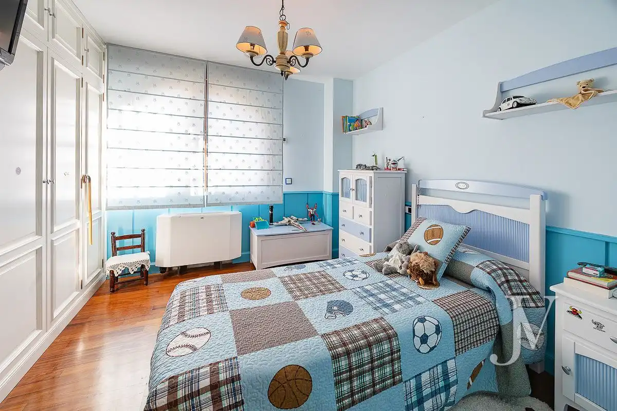 Habitación de Casa o chalet en venta en El Casar con Aire acondicionado, Calefacción y Jardín privado