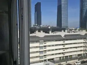 Wohnung zur Miete in Calle de Mauricio Legendre, Castilla, Chamartín, Madrid Capital