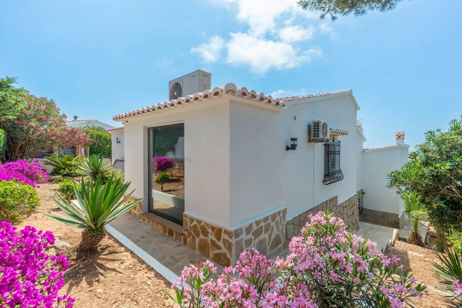 Vista exterior de Casa o xalet en venda en Jávea / Xàbia amb Aire condicionat, Calefacció i Terrassa