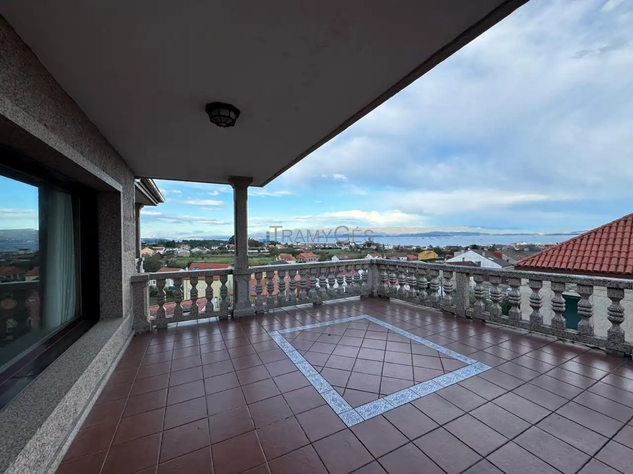 Vista exterior de Casa o chalet en venta en Vilagarcía de Arousa con Calefacción, Jardín privado y Terraza
