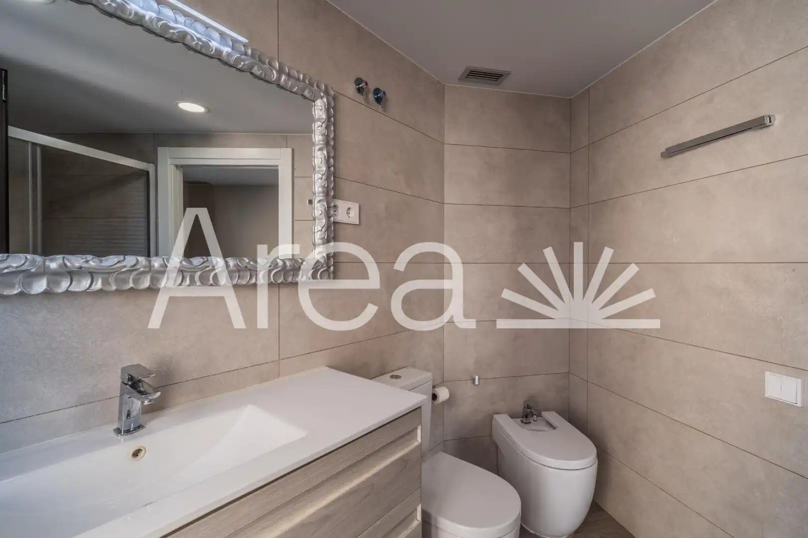 Baño de Ático en venta en Arenys de Mar con Aire acondicionado, Calefacción y Terraza