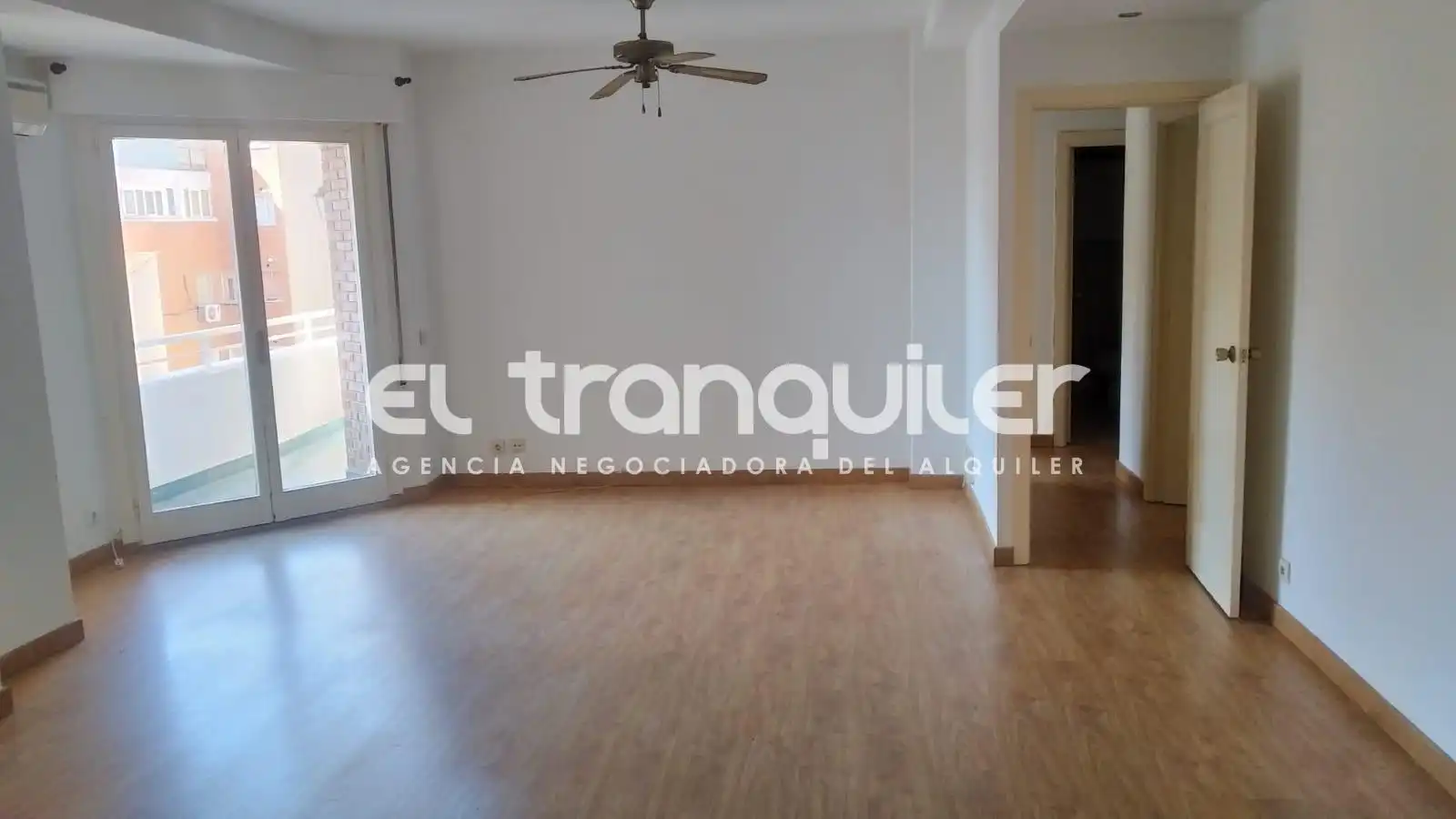 Living room of Flat for sale in Madrid  with Parquet flooring and Terrace