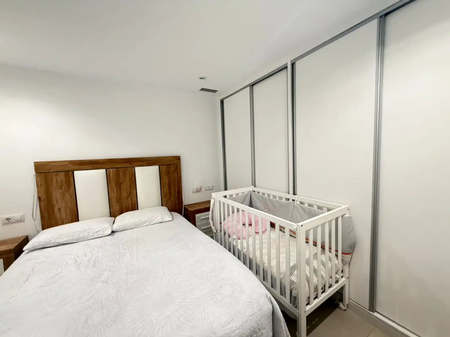 Habitación de Casa o chalet en venta en San Pedro del Pinatar con Aire acondicionado, Calefacción y Amueblado