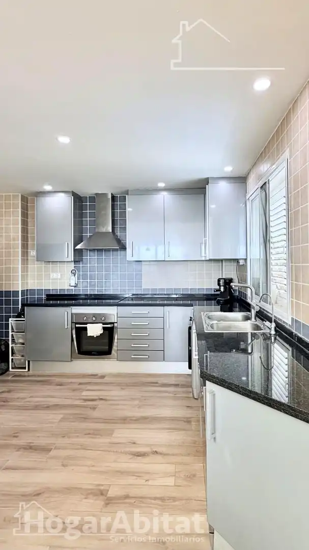 Cocina de Casa o chalet en venta en Torrent con Aire acondicionado, Calefacción y Jardín privado