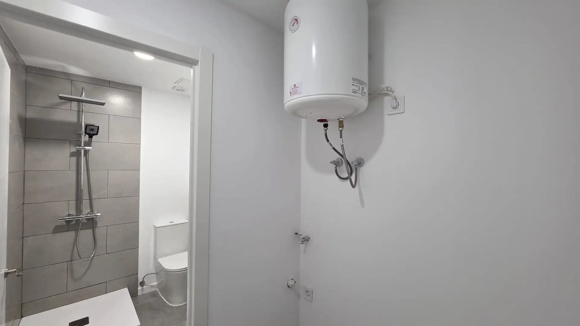 Bathroom of Planta baja for sale in Cornellà de Llobregat