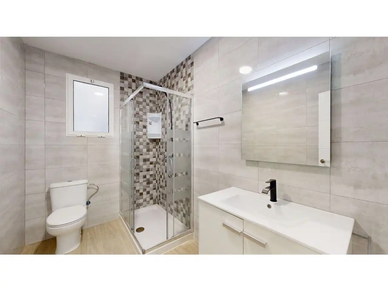 Baño de Piso en venta en Valencia con Jardín privado