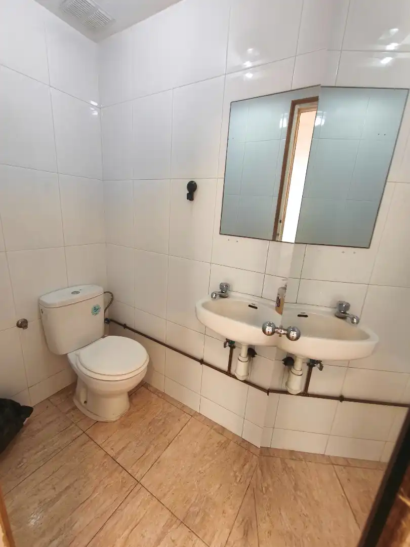 Baño de Oficina de alquiler en Barcelona