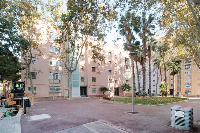 Piso en Venta en C/ De L´Esquirol Volador en La Guineueta