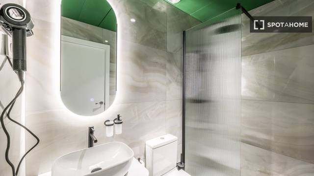 Piso en Alquiler en Cortes - Huertas