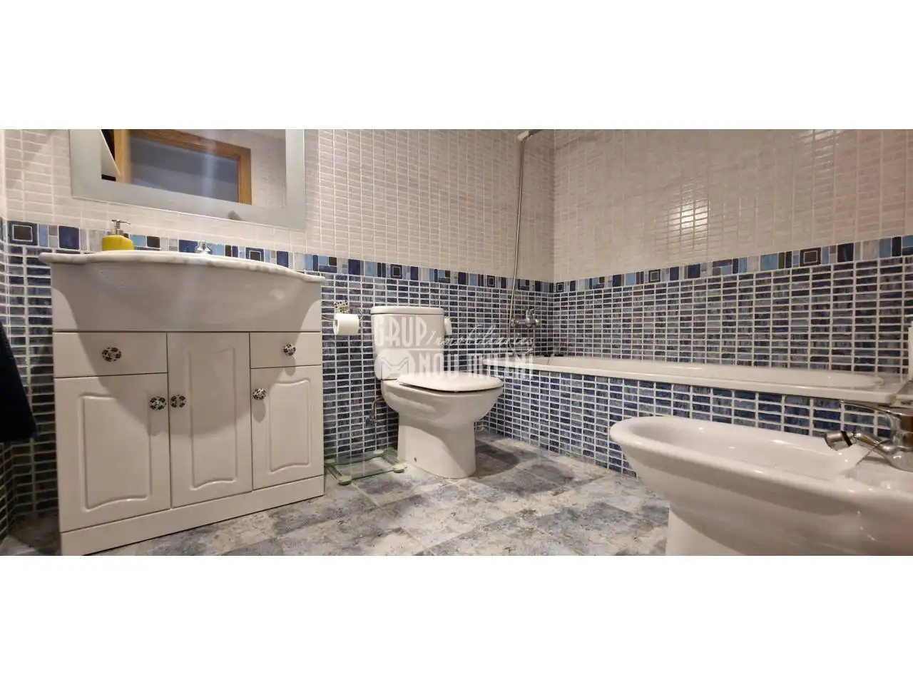 Badezimmer von Wohnung zur Miete in Massanassa mit Klimaanlage, Terrasse und Möbliert