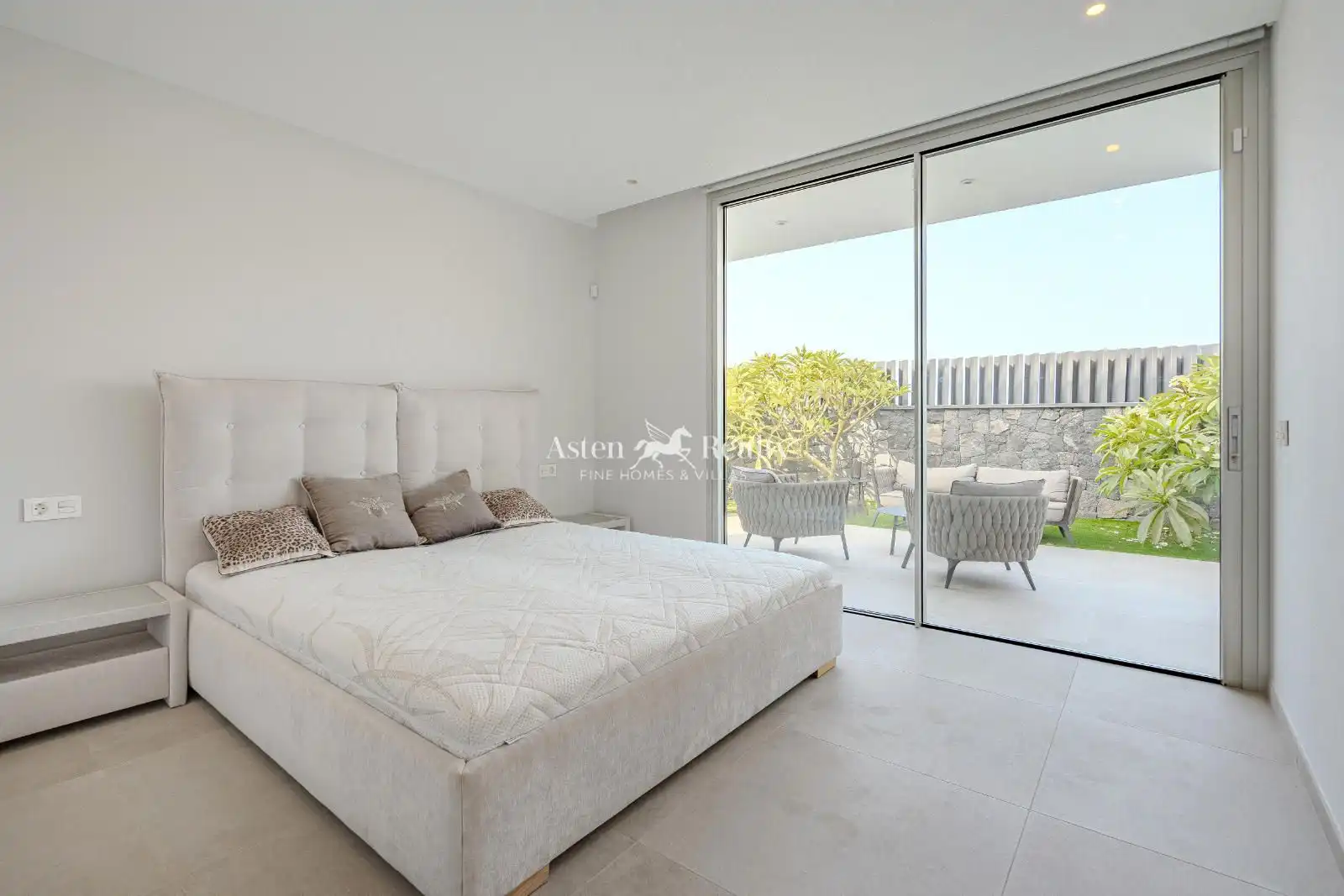 Bedroom of Houses for sale in Adeje  with Air Conditioner, Terrace and Swimming Pool