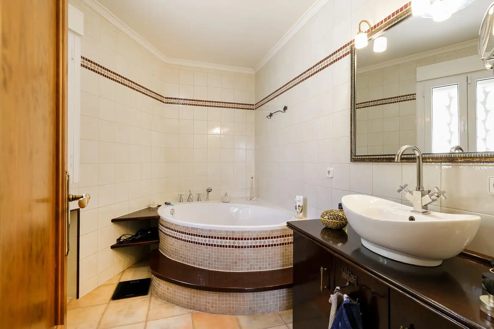 Bany de Casa o xalet en venda en Moclín amb Aire condicionat, Terrassa i Moblat