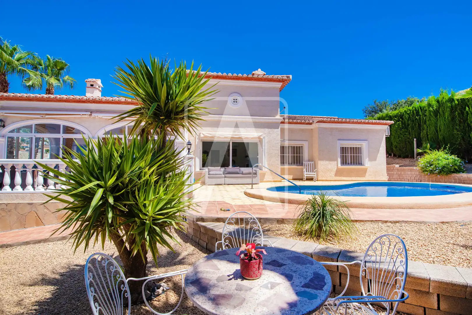 Vista exterior de Casa o chalet en venta en Calpe / Calp con Aire acondicionado, Calefacción y Jardín privado