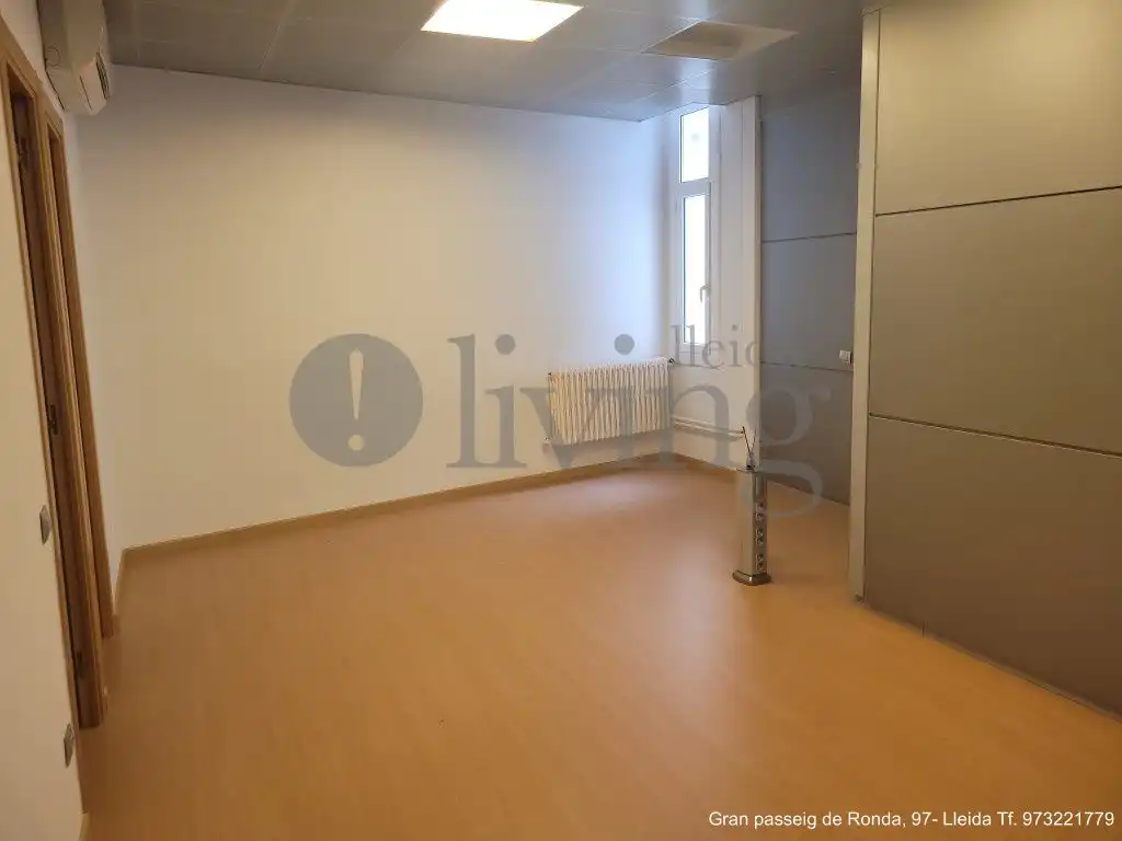 Office space for sale in Carrer Teuleries, imagen 4