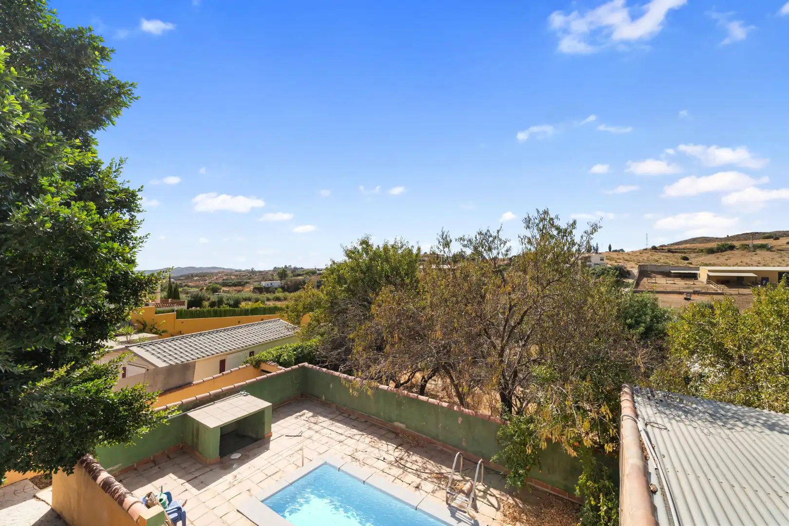 Vista exterior de Finca rústica en venda en Mijas amb Jardí privat i Piscina