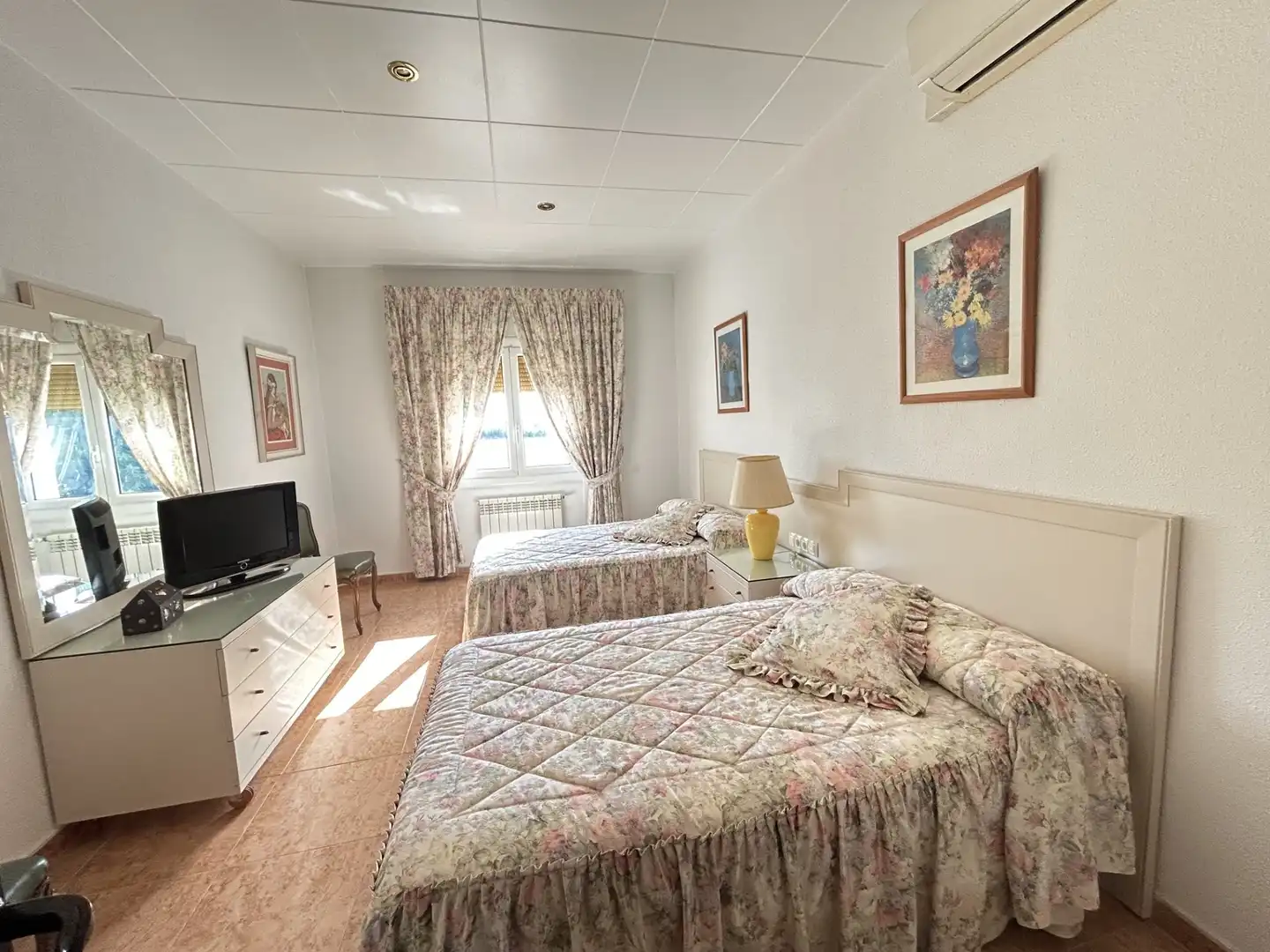 Habitación de Casa o chalet en venta en Viladecans con Aire acondicionado, Calefacción y Jardín privado