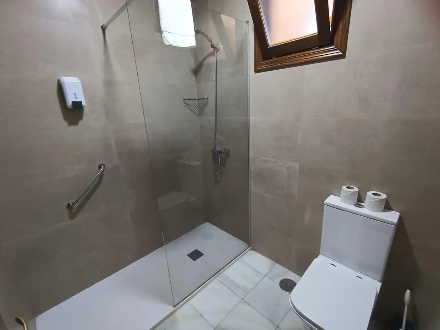 Bathroom of Study for sale in San Fernando  with Air Conditioner, Terrace and Furnished