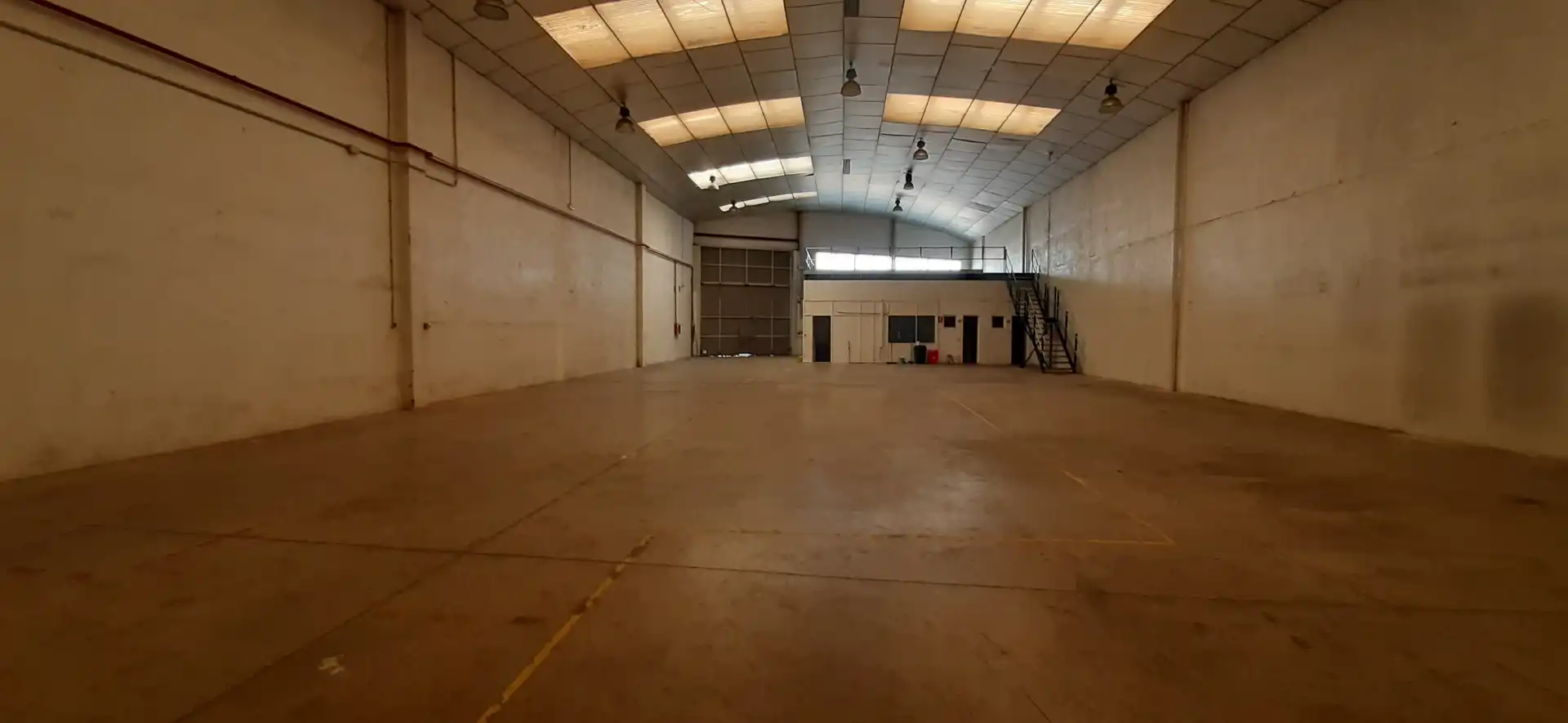 Industrial building to rent in Carrer del Poligon 36, imagen 2