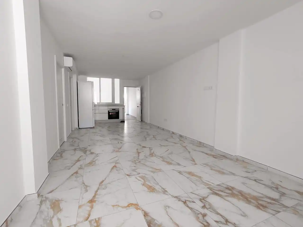 Ground floor for sale in Arona  with Air Conditioner