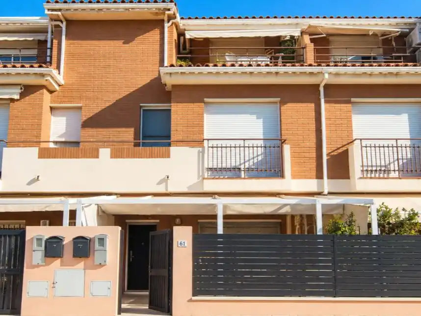 Vista exterior de Casa o xalet en venda en  Tarragona Capital amb Aire condicionat, Terrassa i Balcó