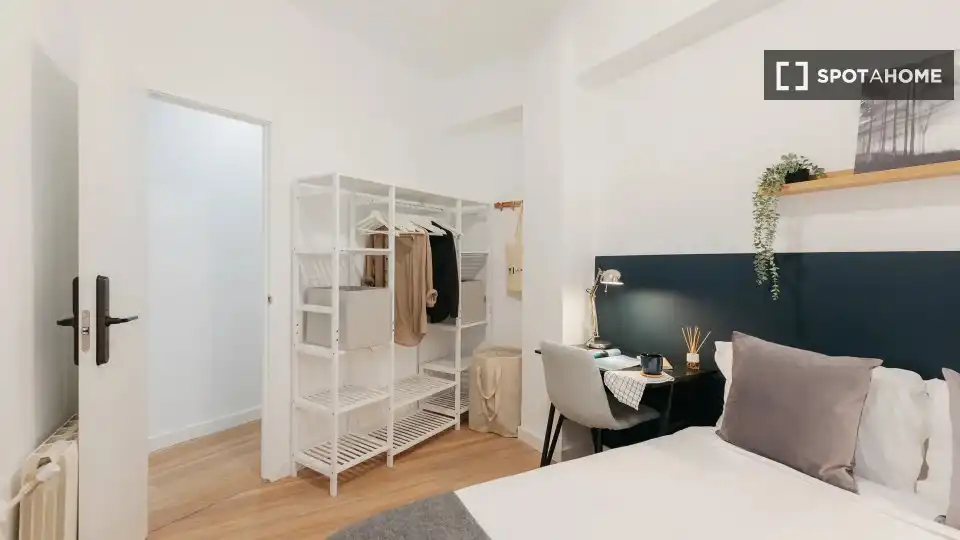 Habitación de Piso de alquiler en Valencia con Aire acondicionado, Calefacción y Amueblado