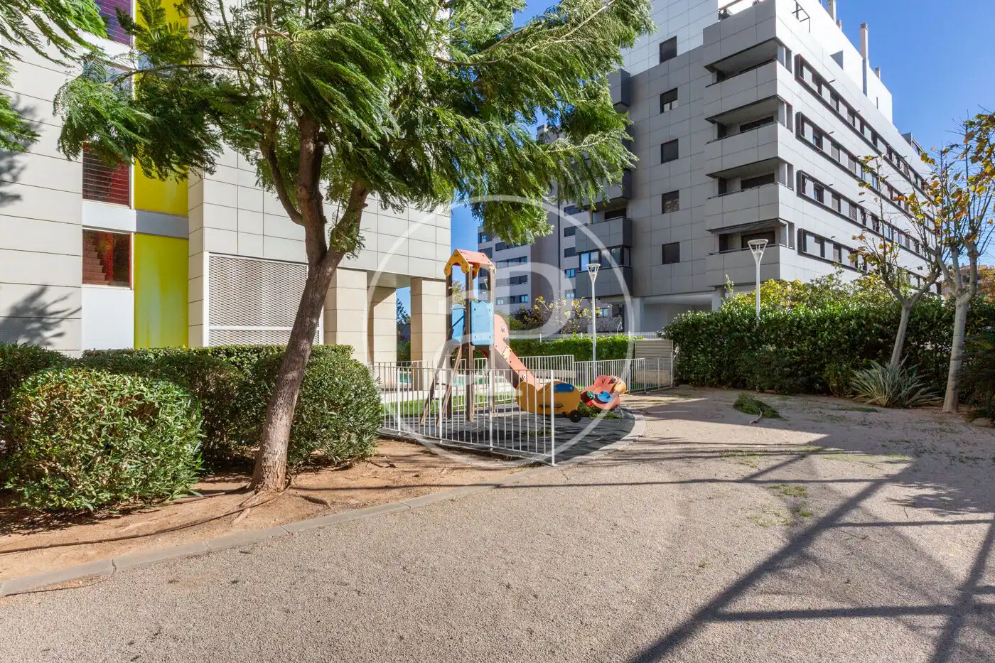 Vista exterior de Loft en venda en Valencia amb Calefacció, Jardí privat i Moblat